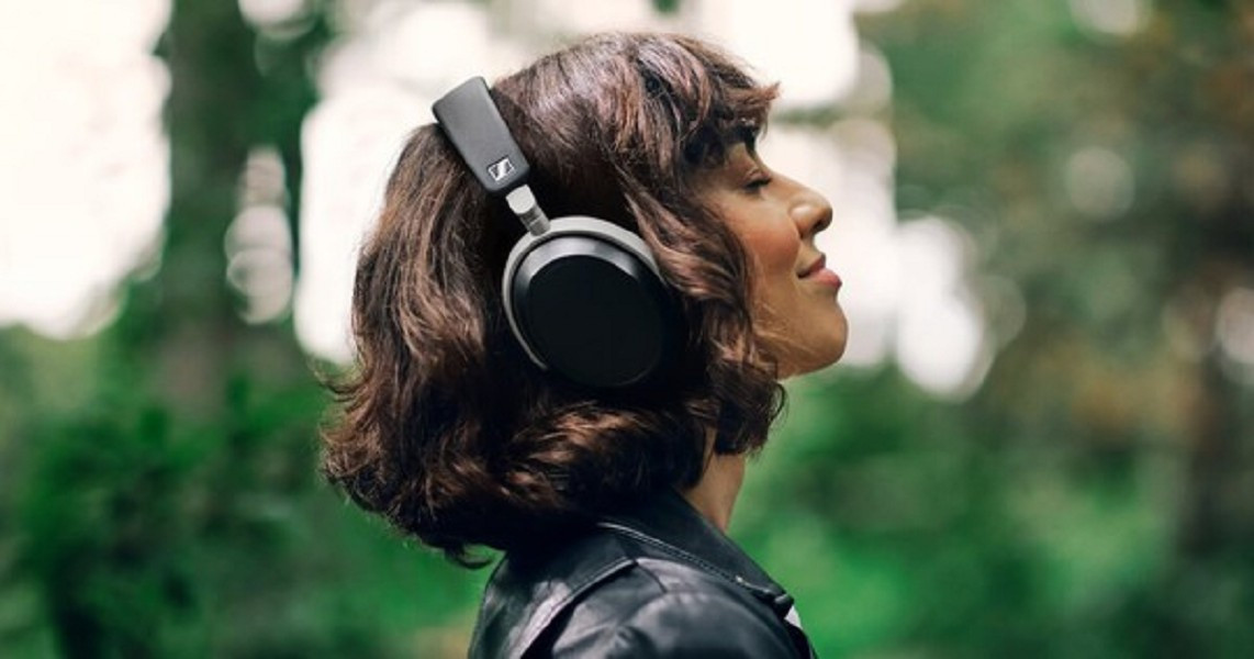 Mẫu tai nghe này được thiết kế dựa trên Momentum 4 nhưng nâng cấp toàn diện về âm học, hướng tới trải nghiệm “nghe tập trung”.