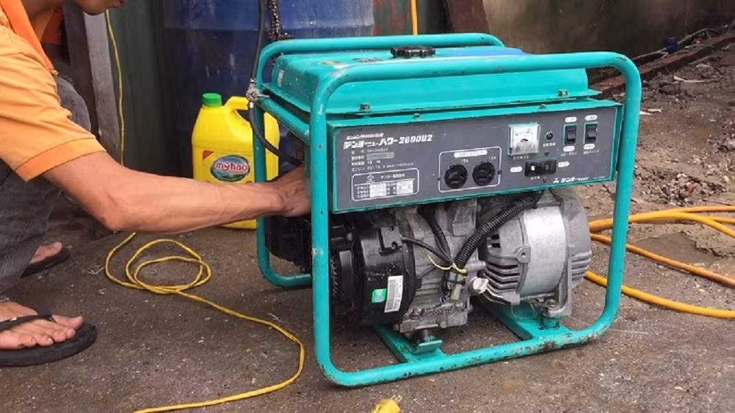 Tìm hiểu trước cách sử dụng máy phát điện, sạc dự phòng, và các app thời tiết để không bị lúng túng khi cần.