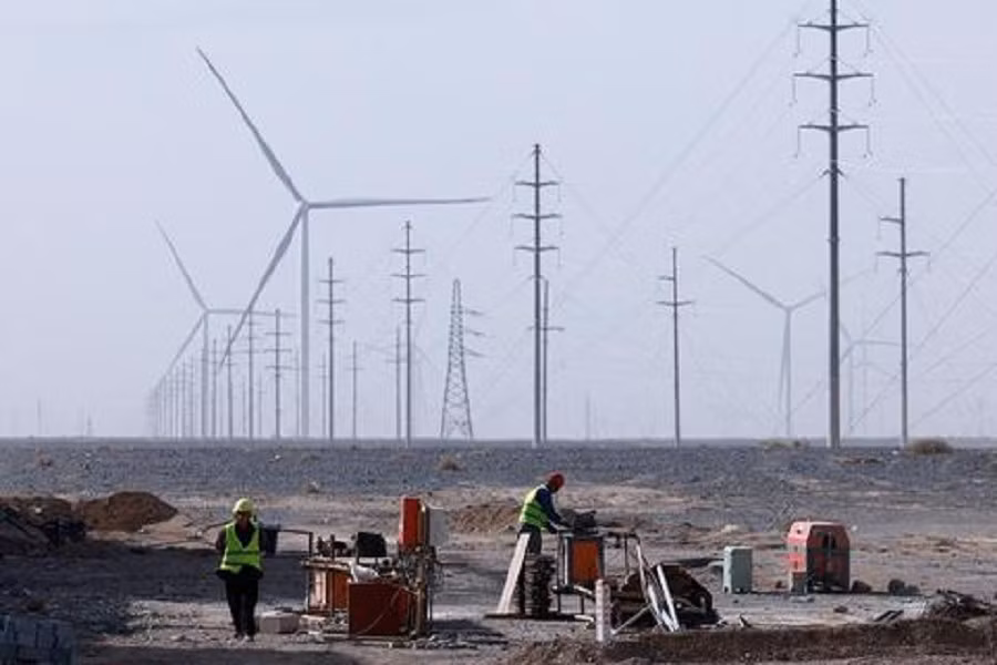 Nhiều nhà phân tích cho rằng chỉ riêng trong năm 2025, lĩnh vực này cần bổ sung 40-63 tỷ kWh điện từ gió và mặt trời.