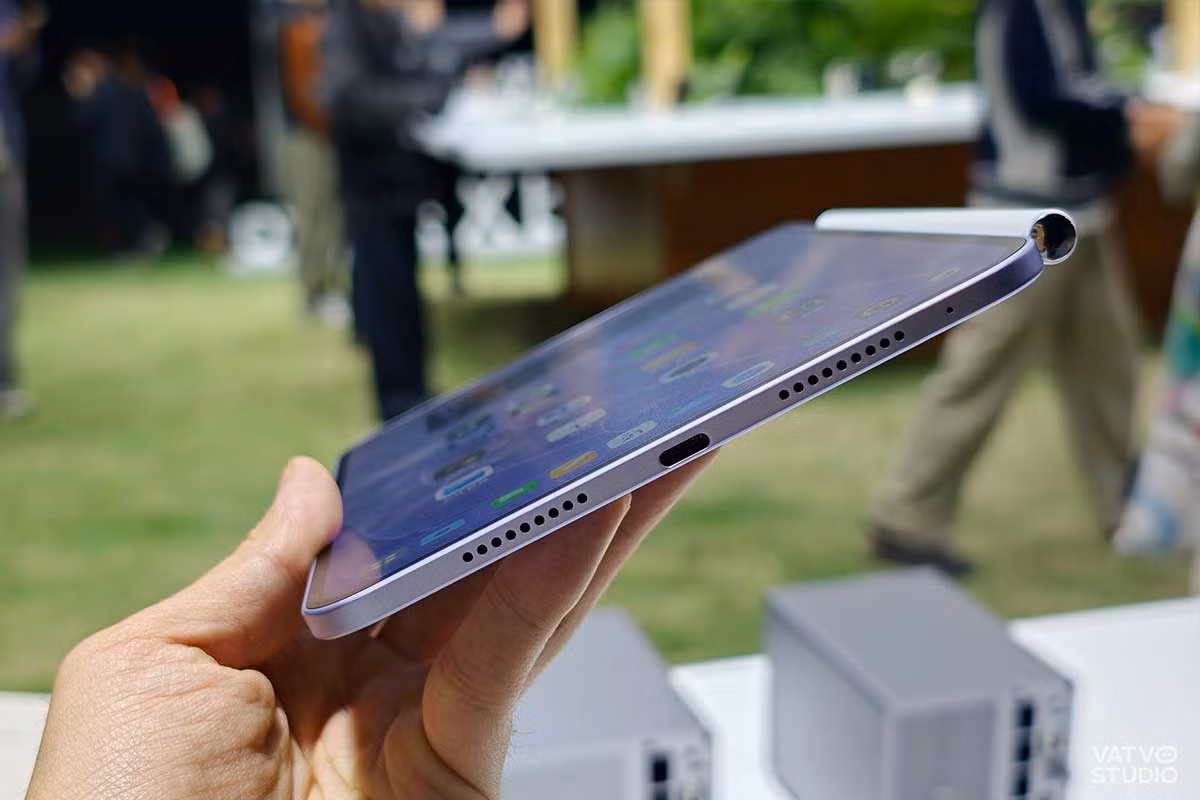 Sức mạnh của máy đến từ chip Snapdragon 8 Gen 5, kết hợp RAM LPDDR5X và bộ nhớ UFS 4.1, giúp thiết bị đạt hơn 3,1 triệu điểm AnTuTu – con số rất ấn tượng trong phân khúc tablet Android.(Ảnh: Vatvostudio)