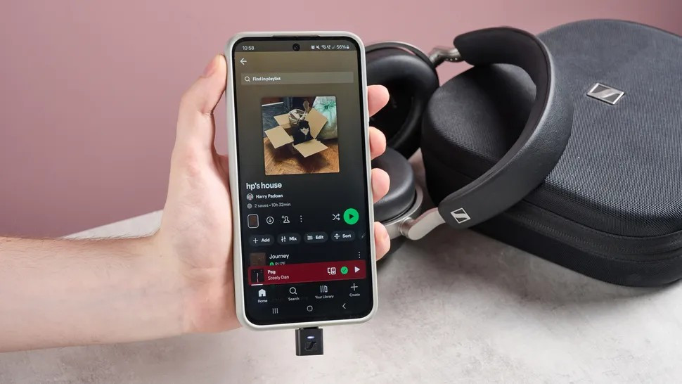 Tai nghe hỗ trợ phát nhạc ở độ phân giải 24-bit/96 kHz qua cả kết nối USB-C lẫn jack 3,5 mm