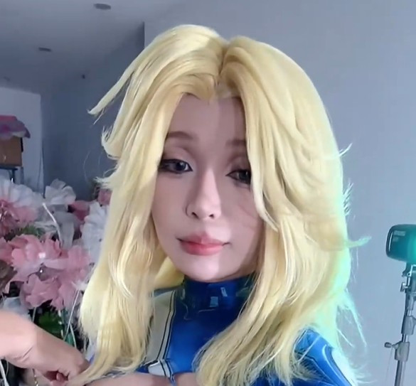 Coser Việt Nam Umeko J đang khiến mạng xã hội bùng nổ với đoạn video cosplay đầy táo bạo.