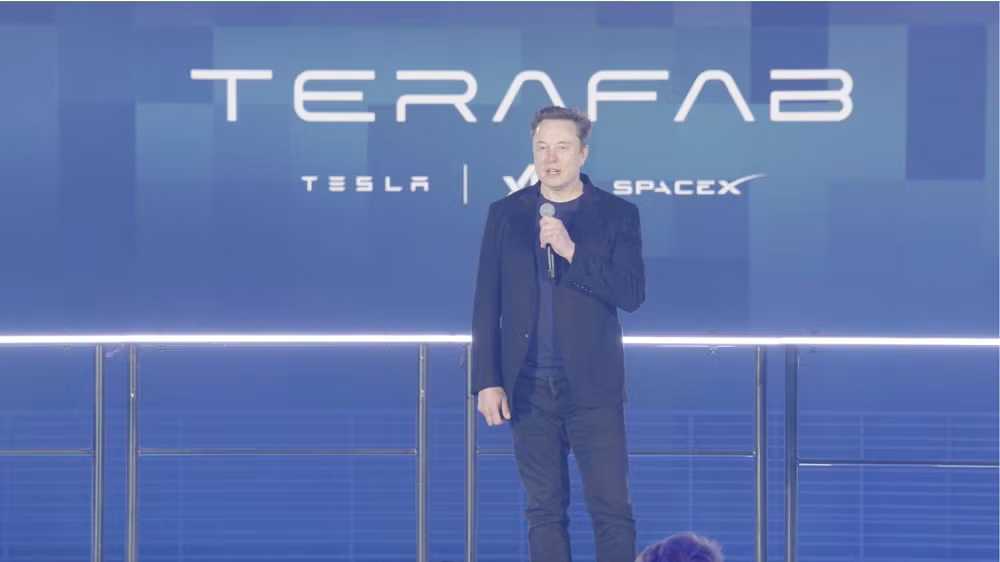 TeraFab được kỳ vọng đạt công suất tính toán 1 terawatt mỗi năm. Musk khẳng định sản lượng này vượt xa tổng công suất của TSMC, Samsung và Intel cộng lại.