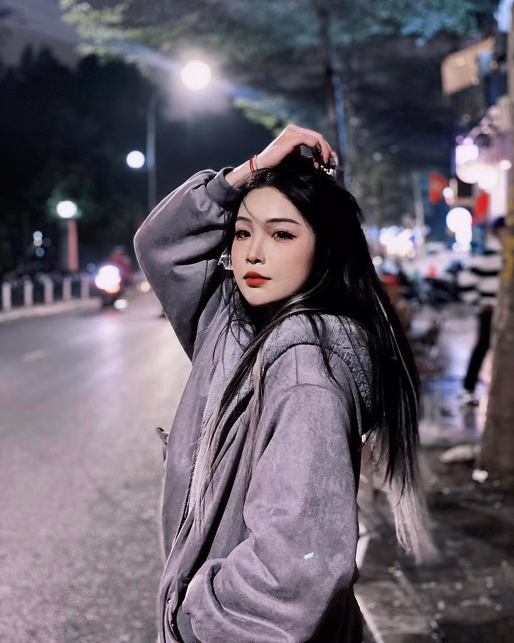 Khoảnh khắc ấy giúp cô trở thành từ khóa hot, viral khắp mạng xã hội một thời gian dài.