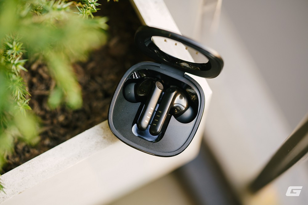 Tai nghe đạt chuẩn chống nước IPX5, phù hợp tập luyện và sử dụng ngoài trời.(Genk)