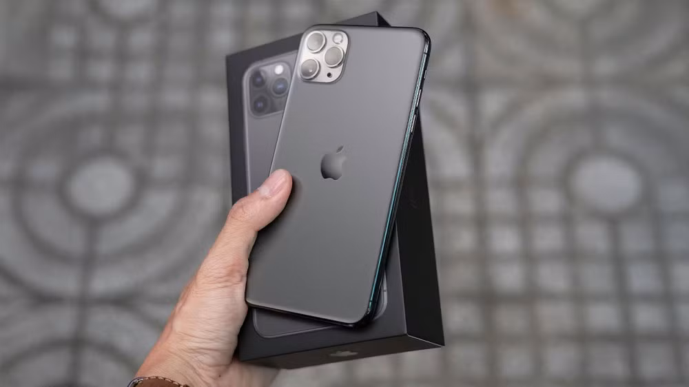 Cùng đợt này, Apple cũng đưa MacBook Air 2020 bản Intel, iPhone 8 Plus 128GB, iPad Air 3 và Apple Watch Series 5 vào diện “vintage”.