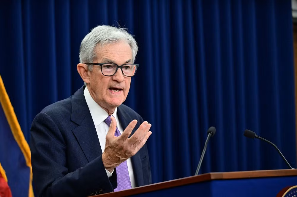 Chủ tịch Cục Dự trữ Liên bang Mỹ (FED) Jerome Powell cảnh báo thị trường lao động Mỹ đang đối diện nguy cơ “ngày tận thế việc làm” do AI.