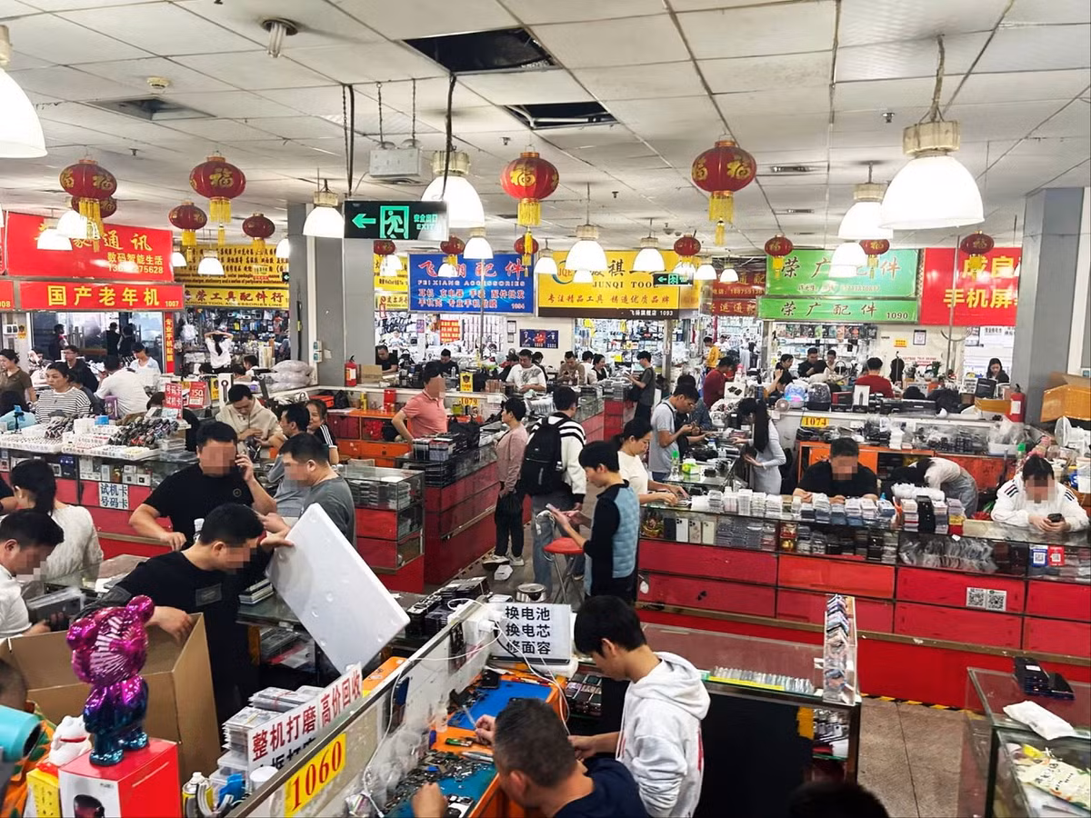 Một chiếc iPhone 15 Pro bị cướp giữa London đã được định vị tại tòa nhà Feiyang Times ở Thâm Quyến, Trung Quốc. (Ảnh: FT)