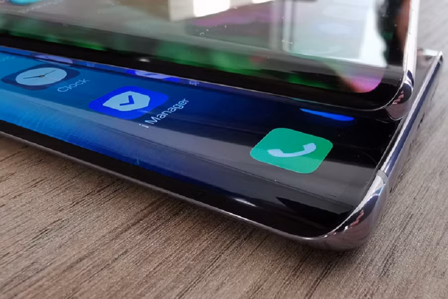 Anh khẳng định đây là thiết kế "trọng hình thức hơn công năng" và rất mừng khi chúng đang dần biến mất khỏi thị trường.