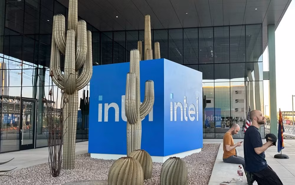 Intel mở rộng tổ hợp Fab 52, sản xuất chip 18A với công nghệ RibbonFET và PowerVia.