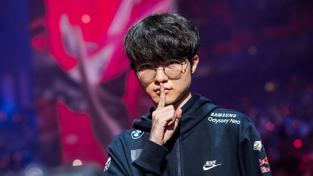 Những đối thủ tiệm cận như Meiko hay Xiaohu đều chưa vượt 600 ván và đã đổi đội.