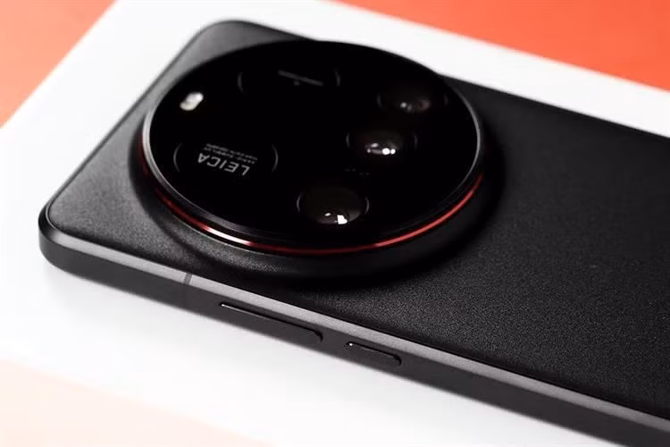 4. Xiaomi 15 Ultra trang bị camera chính cảm biến 1 inch, chụp ảnh chuyên nghiệp như máy DSLR.(Ảnh:Thegioididong)