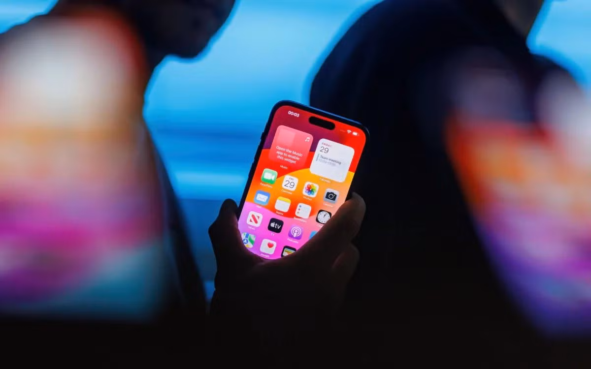 Nếu nhấp vào đường link, nạn nhân sẽ bị dẫn đến trang web giả mạo và bị yêu cầu nhập Apple ID cùng thông tin thẻ tín dụng.