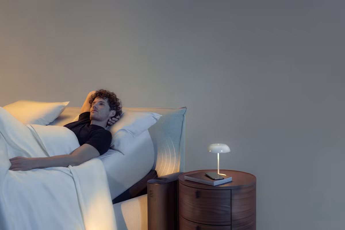 Dù chưa có bằng chứng cho thấy Eight Sleep là nguyên nhân trực tiếp giúp Factory phát triển từ 30 lên hơn 120 nhân viên, câu chuyện của CEO Matan Grinberg vẫn cho thấy một xu hướng quản trị nhân sự mới trong nền kinh tế tri thức, nơi giấc ngủ chất lượng đang được xem như một khoản đầu tư chiến lược không kém bất kỳ công nghệ hay công cụ làm việc hiện đại nào.s