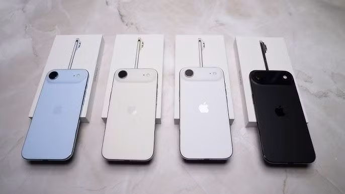 Nếu ưu tiên ngoại hình, iPhone Air gây ấn tượng với thiết kế siêu mỏng nhẹ, màn hình 120Hz nhưng đánh đổi bằng pin và hệ thống camera đơn.