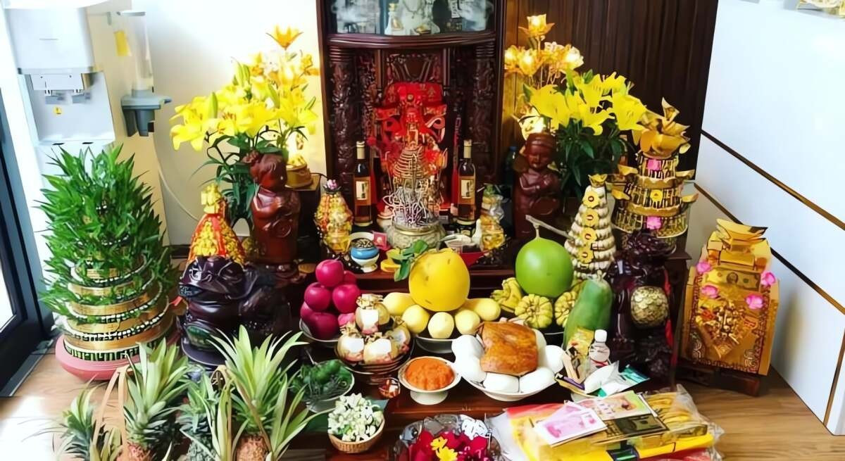 Mâm cúng lễ tạ Thần Tài cuối năm Ất Tỵ 2026