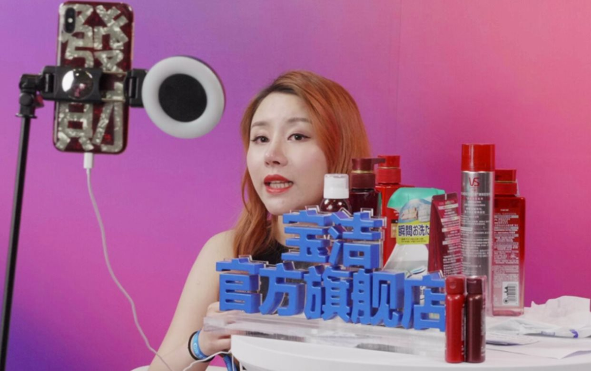 Từng được xem là “mỏ vàng” của thương mại điện tử, nghề livestream bán hàng tại Trung Quốc đang bước vào giai đoạn thoái trào.