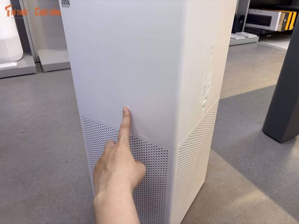 Thiết bị hỗ trợ lưu thông không khí 360 độ và có thể làm sạch không gian phòng khoảng 30 m² chỉ trong vòng 30 phút.