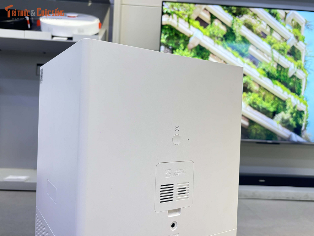 Công nghệ ion âm (Anion) được tích hợp giúp khử mùi, tiêu diệt vi khuẩn và cải thiện chất lượng không khí hiệu quả hơn.