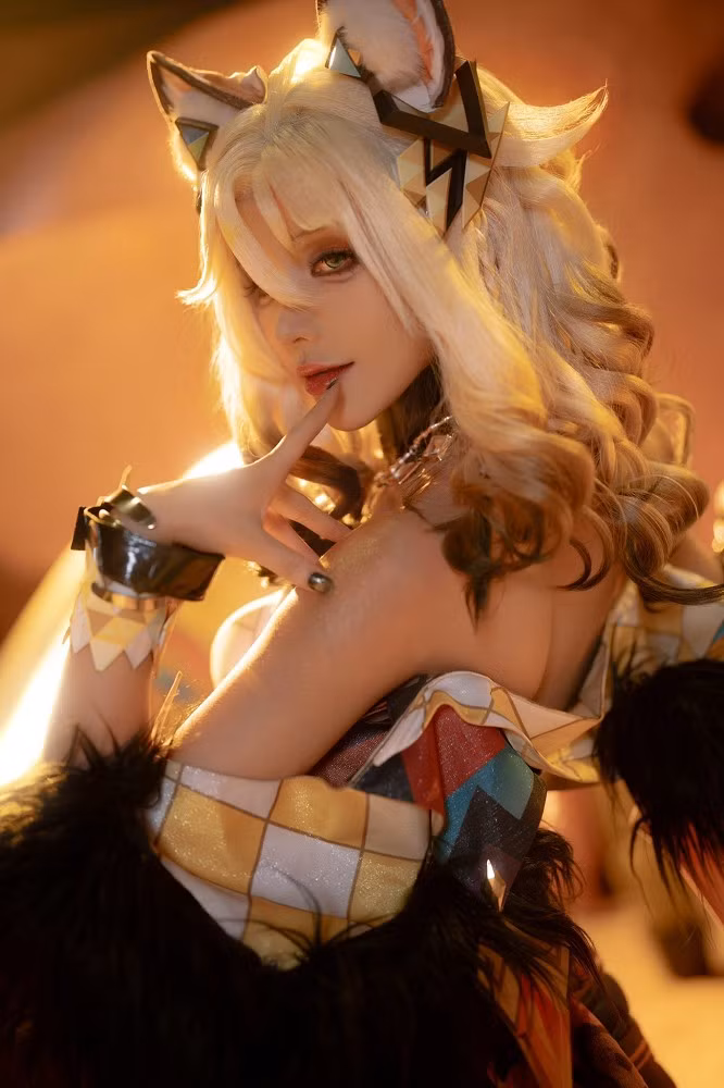 Nhiều fan ví cô như Fleurdelys vừa bước ra từ thế giới Wuthering Waves thần thoại.