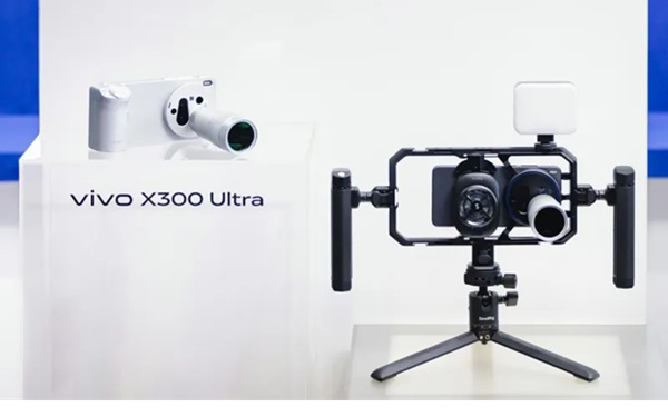 Khả năng zoom kỹ thuật số lên đến 1600mm vẫn giữ chất lượng hình ảnh.