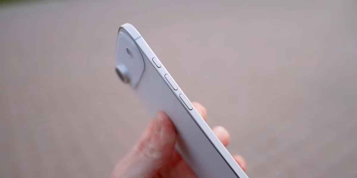 Một khảo sát cho thấy 76% người dùng sẽ không chọn mua nếu dung lượng pin quá thấp, trừ khi giá bán hấp dẫn hơn dòng Pro.