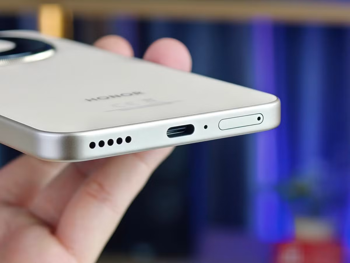 Về lý thuyết, pin càng lớn thì thời gian sử dụng càng dài, nhưng thực tế còn phụ thuộc vào chip và màn hình.