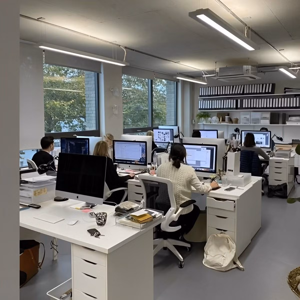 Không ít lao động có kinh nghiệm cũng gặp tình cảnh tương tự, bị AI “bỏ qua” dù năng lực phù hợp.