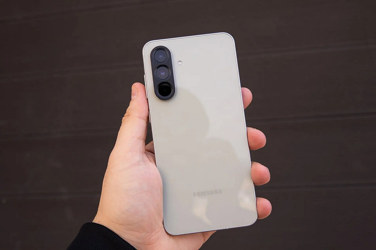 1. Samsung Galaxy A56 5G là lựa chọn hàng đầu cho người dùng trẻ yêu thích sự năng động và bền bỉ.