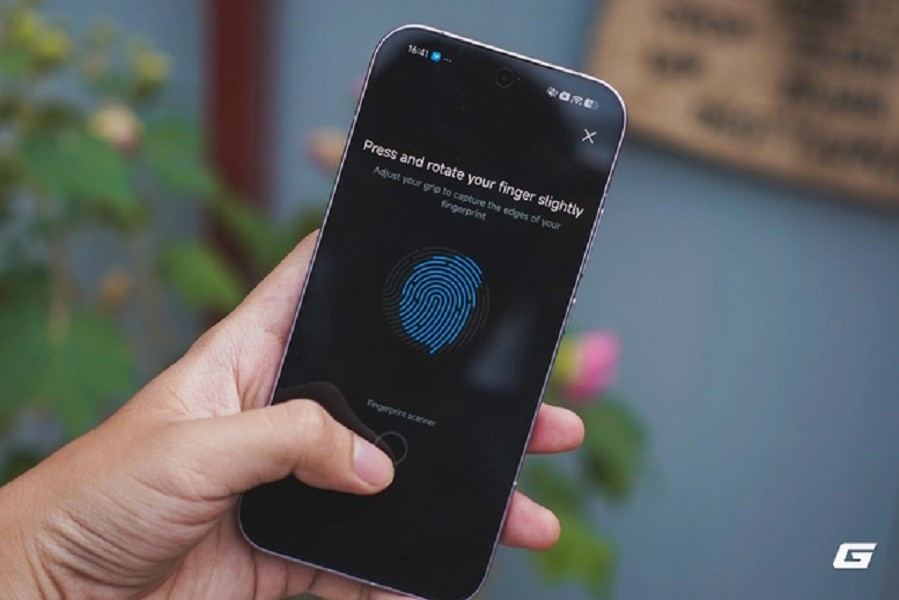 Màn hình OLED 12-bit, kích thước 6,59 inch, độ phân giải 1,5K, tần số quét 120Hz và độ sáng tối đa 3.500 nits.(Ảnh: Genk)