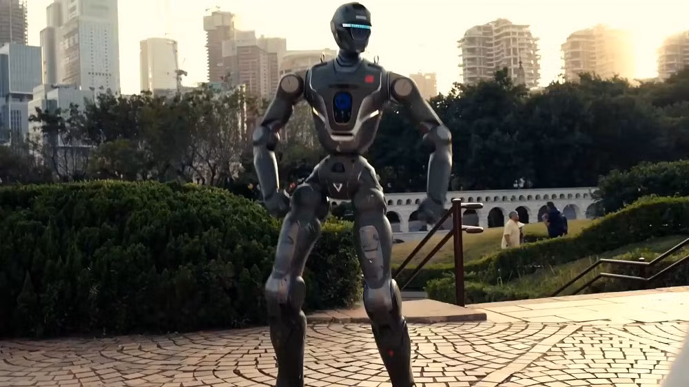 Thiết bị vận hành bằng trí tuệ nhân tạo, một số phiên bản sử dụng nền tảng xử lý của Nvidia, với thời gian hoạt động 4-5 giờ mỗi lần sạc.