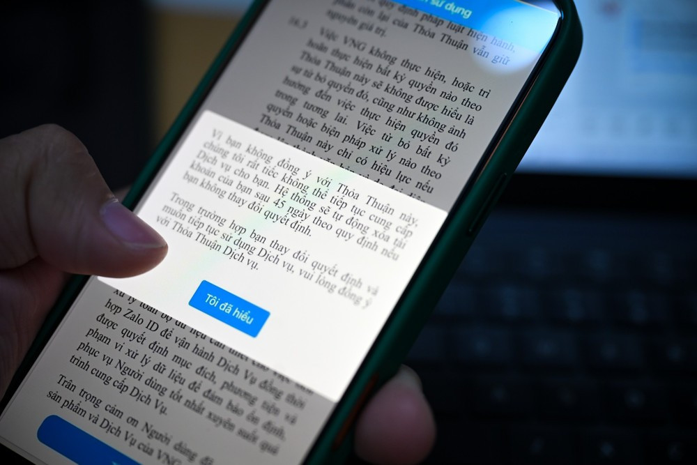 Chuyên gia Võ Đỗ Thắng, Giám đốc Trung tâm An ninh mạng Athena, nhận định cách cập nhật điều khoản quá đột ngột, thiếu thời gian chuyển tiếp, là chưa phù hợp với thông lệ quốc tế. (Ảnh: VietnamPlus)