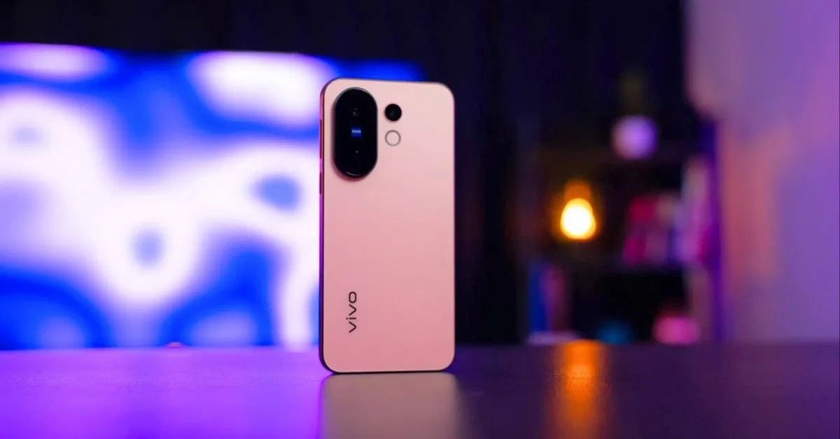 Với giá chỉ khoảng 16 triệu đồng, Vivo X200 FE đang được xem là “át chủ bài” mới trong phân khúc điện thoại nhỏ gọn pin trâu.