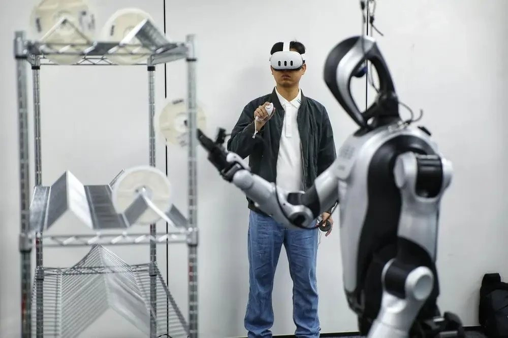 Trung Quốc đang gây chấn động giới công nghệ khi công bố kế hoạch xây dựng khu đô thị thân thiện với robot tại Thâm Quyến, được xem là “thành phố robot” đầu tiên của nhân loại.