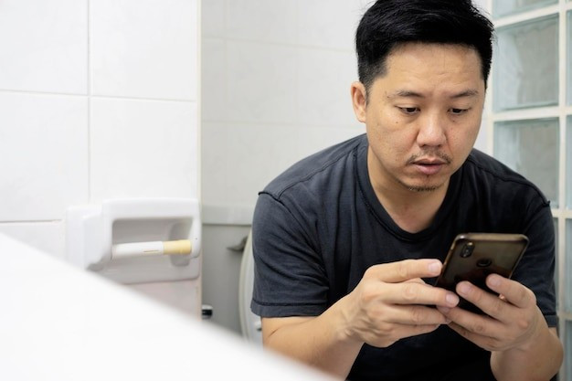 Các nghiên cứu khoa học thần kinh cho thấy nghiện điện thoại thuộc nhóm nghiện hành vi, kích hoạt mạnh hệ dopamine.