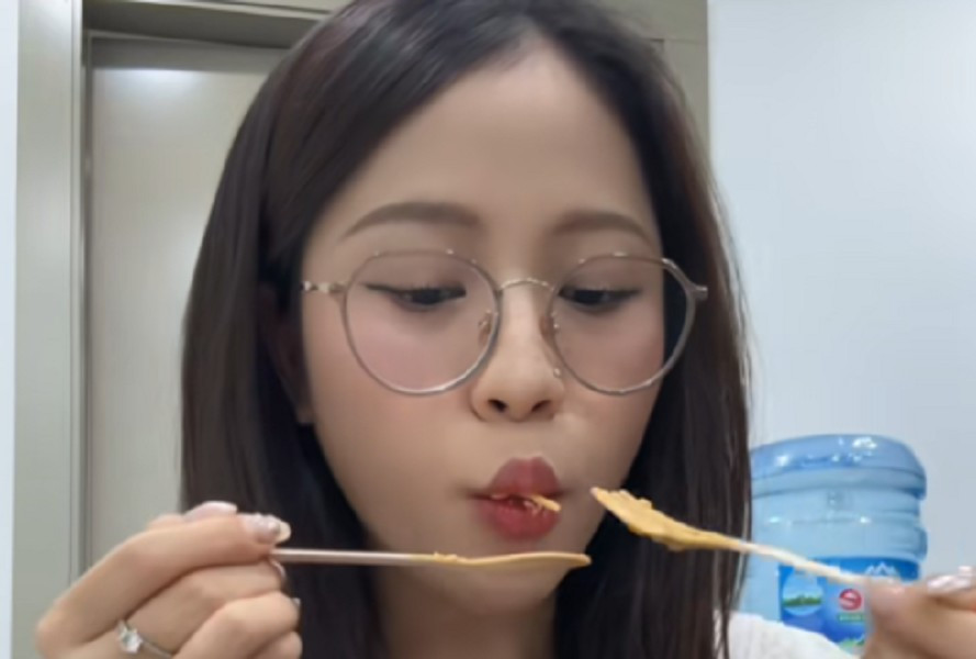 Cô nàng khiến dân tình "dậy sóng" khi úp mở mức lương từ 30 triệu đến 300 triệu đồng, nhưng khẳng định đó chỉ là một phần "content vui".