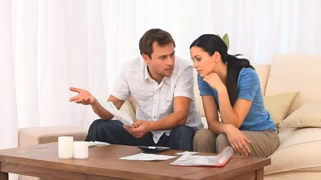 Cô ấy luôn bên bạn lúc khó khăn. Ảnh minh họa