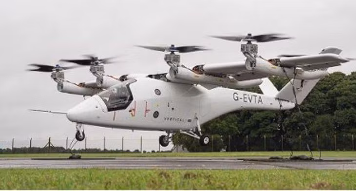 Vertical Aerospace vừa lập dấu mốc với chuyến bay đầu tiên của máy bay điện VX4 có người lái tại Cotswolds, Anh. (Ảnh: regionalgateway)