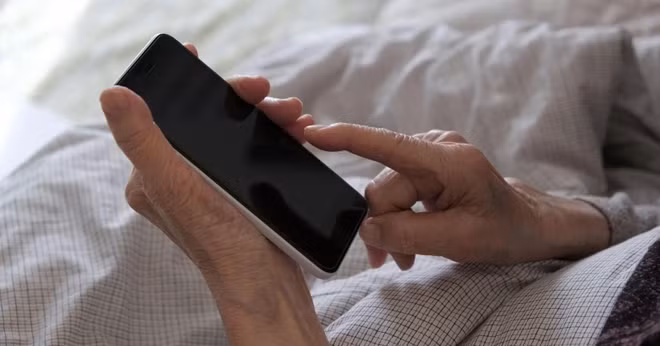 Trong kỷ nguyên số, khi smartphone trở thành vật bất ly thân, một phát hiện gây chấn động từ phóng sự điều tra của Đài Truyền hình Trung ương Trung Quốc đã làm dấy lên lo ngại lớn về quyền riêng tư: điện thoại dù đã tắt nguồn vẫn có thể bị khai thác như một thiết bị gián điệp tinh vi.