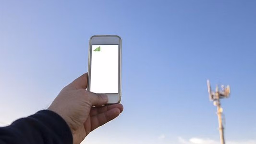 Tình trạng này đặc biệt phổ biến khi không sử dụng SIM địa phương hoặc ở khu vực sóng yếu kéo dài.