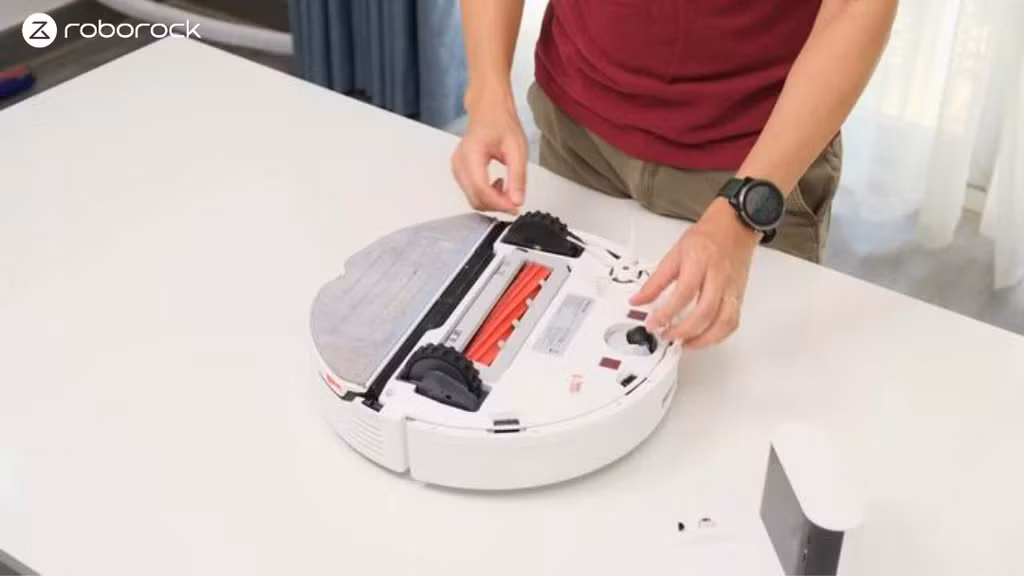 Sử dụng dung dịch lau sàn chuyên dụng cho robot sẽ giúp khử mùi, hạn chế vi khuẩn và giữ không gian thực sự sạch sẽ.