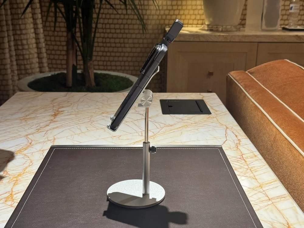 CES 2026 tiếp tục cho thấy smartphone vẫn là mảnh đất thử nghiệm công nghệ, dù không còn giữ vai trò trung tâm như các năm trước.