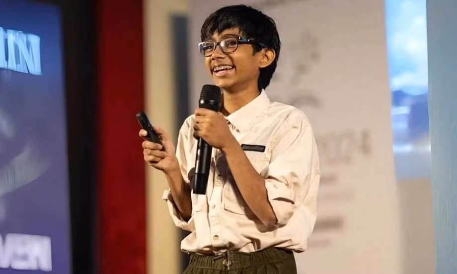 Raul John Aju, 16 tuổi, đến từ bang Kerala (Ấn Độ), được truyền thông gọi là “thần đồng AI”.