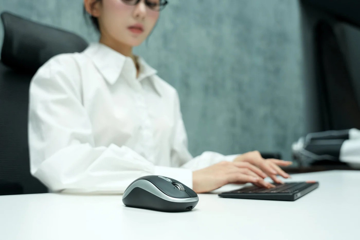 Pin dung lượng 500 mAh cho thời gian sử dụng lên tới 70 ngày, thuộc nhóm cao nhất trong các mẫu chuột không dây của HyperWork.