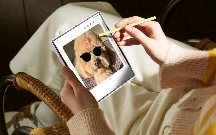 Nhiều người chọn đổi điện thoại trước Tết không vì máy cũ hỏng, mà để bước sang năm mới với trải nghiệm khác biệt hơn.