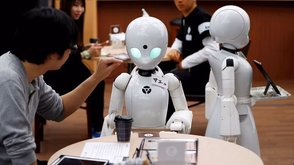 Theo các chuyên gia, sự dè dặt này bắt nguồn từ bài học lịch sử hậu chiến và Hiến pháp Hòa bình hạn chế tham vọng quân sự hóa công nghệ.