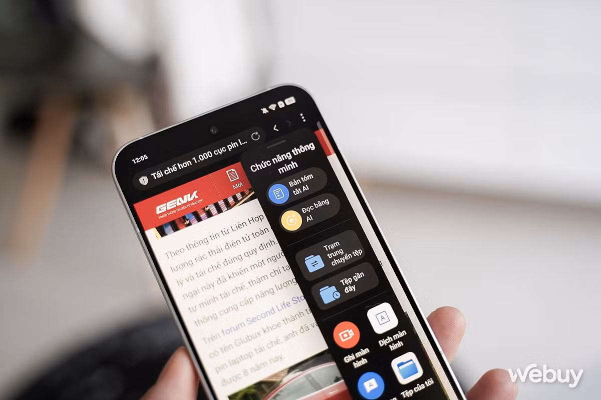 4. OPPO Reno13 series có AI tiếng Việt chạy theo ngữ cảnh, gợi ý tóm tắt khi đọc báo, phản hồi khi chat và chuyển giọng nói thành văn bản. (Ảnh: Webuy)