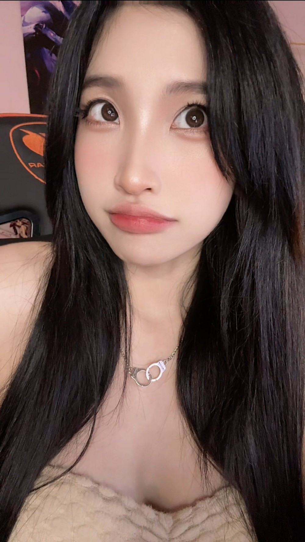 Màn “cà hẩy” đầy năng lượng cùng những cú rung lắc khiến cộng đồng mạng không kịp trở tay.