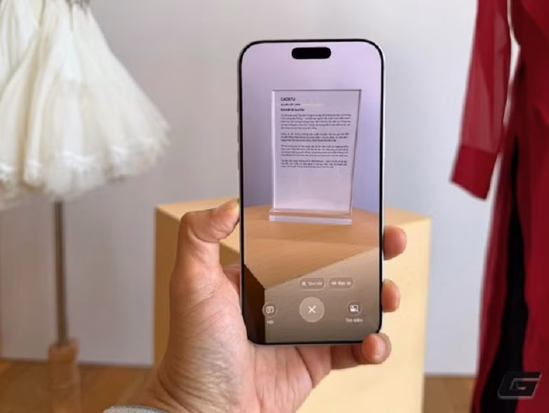 Người dùng có thể ra lệnh, đặt câu hỏi, hay soạn nội dung hoàn toàn bằng tiếng Việt mà không cần dùng tiếng Anh.(Ảnh: Genk)