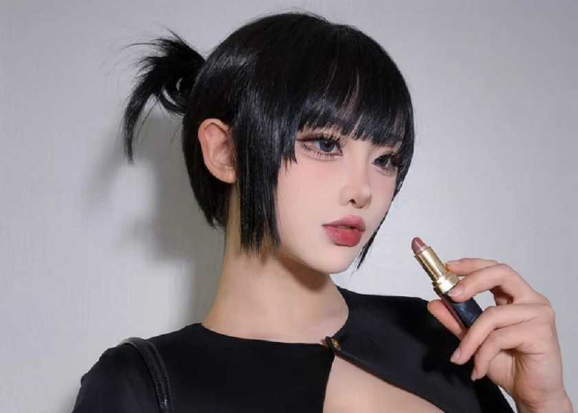 Sự kết hợp giữa ngoại hình cuốn hút và khả năng kiểm soát khung hình đã giúp cô "viral" chỉ sau một đêm.